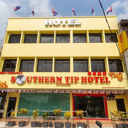 Southern Tip Hotel Pontian Kechil Exterior foto
