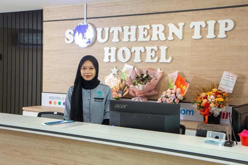 Southern Tip Hotel Pontian Kechil Exterior foto