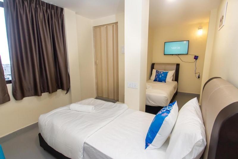 Southern Tip Hotel Pontian Kechil Exterior foto