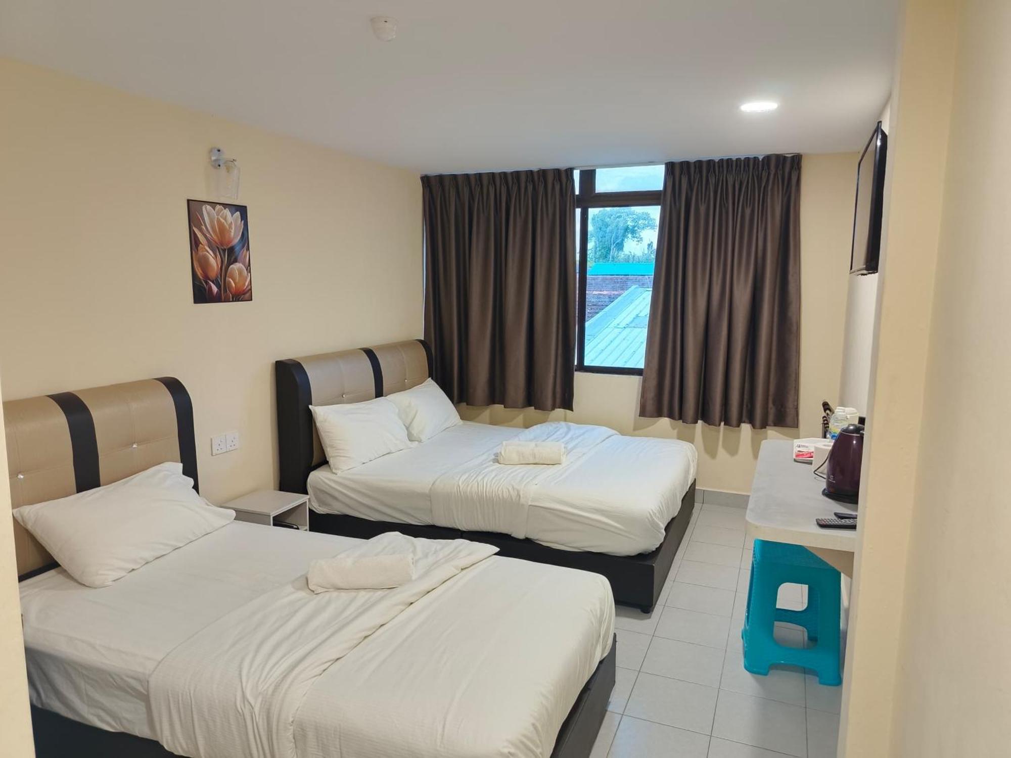 Southern Tip Hotel Pontian Kechil Exterior foto